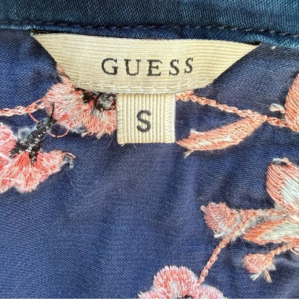 Guess Blue  Button Down Shirt with Pink Floral Embroidery Size M Boho Western - Picture 4 of 16